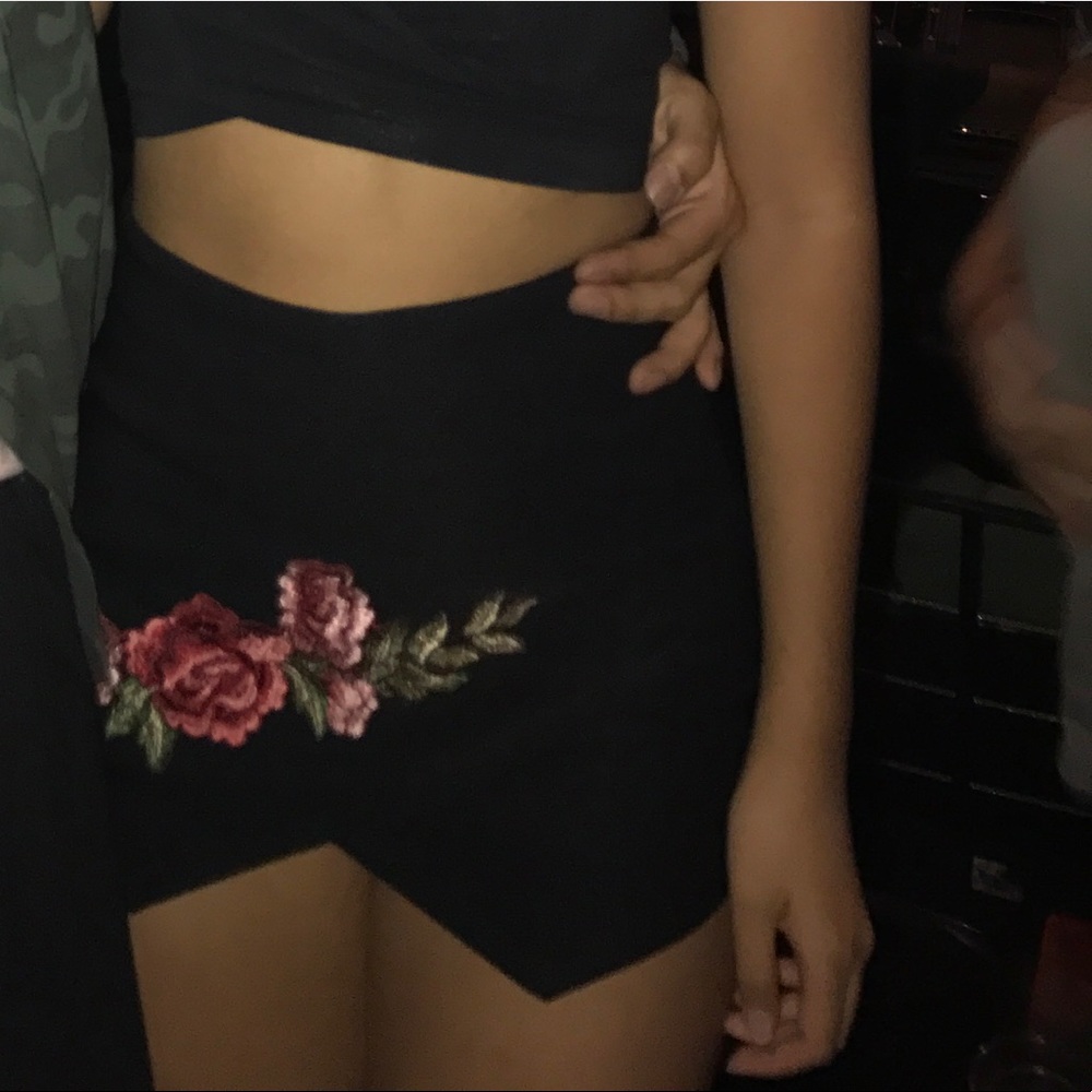 Embroidered black skort